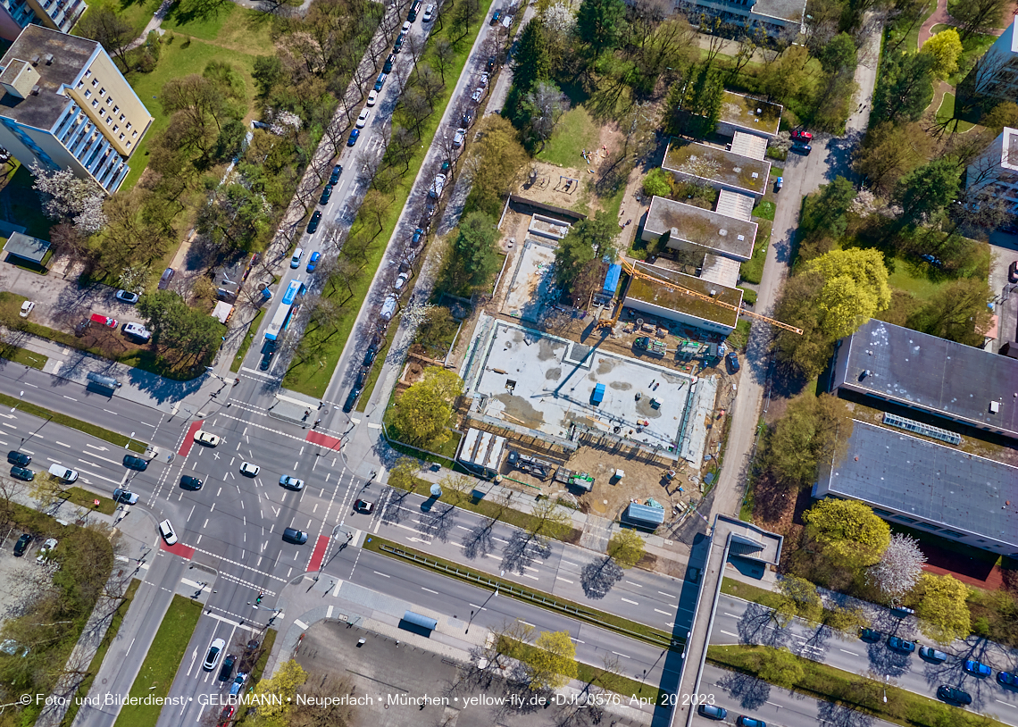 21.04.2023 - Luft- und Ebenenfotos vom Haus für Kinder in der Quiddestraße in Neuperlach